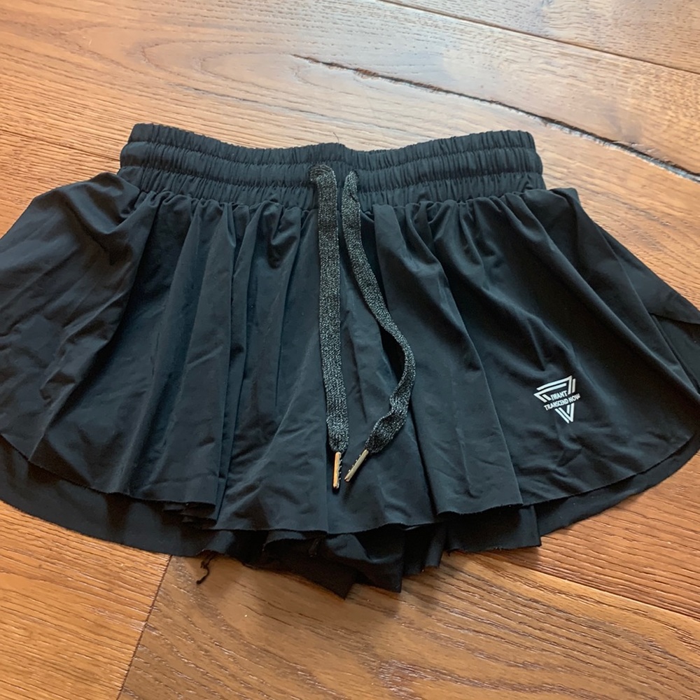 Black Keiki Kona flowy shorts size small!!